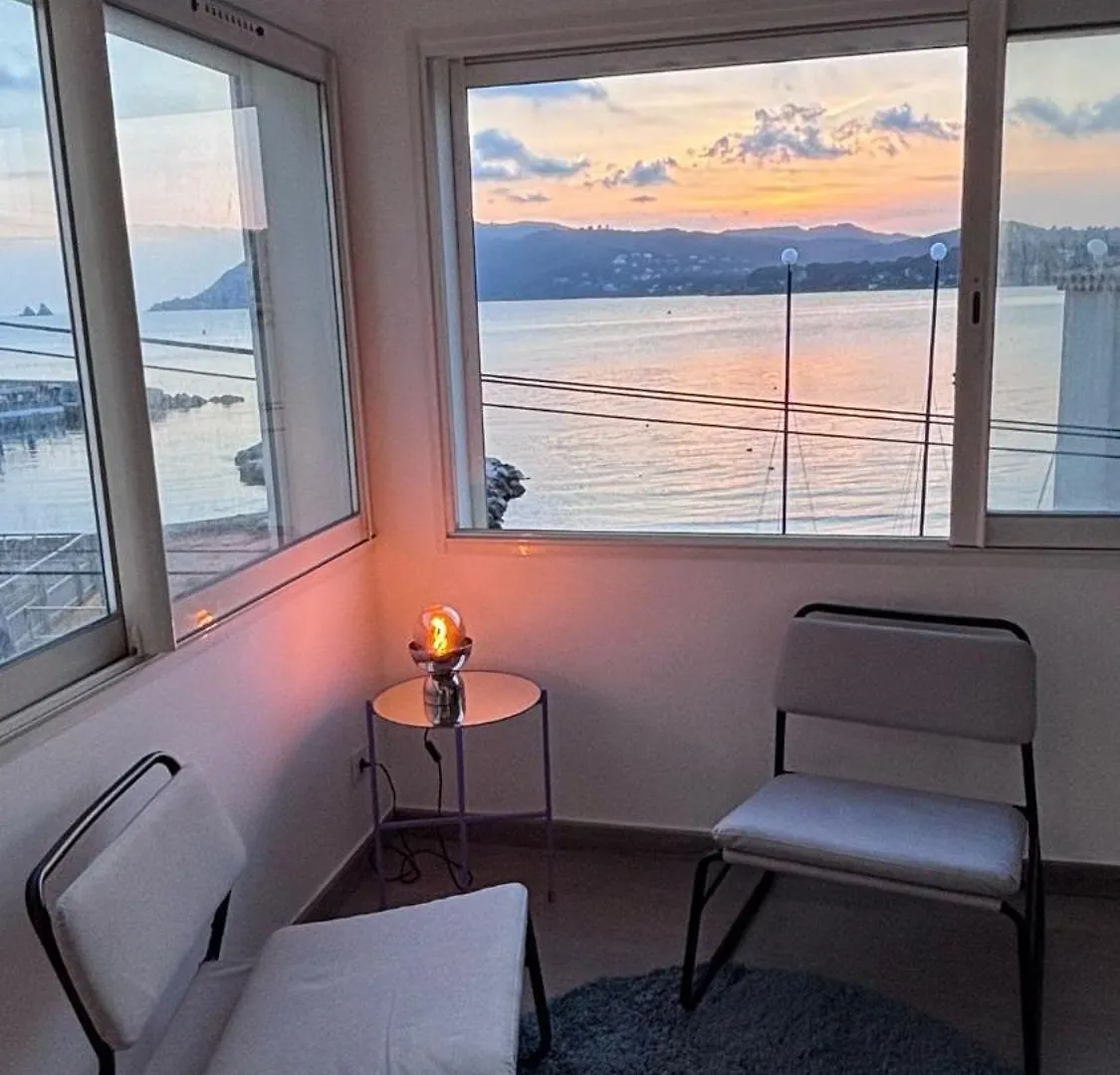 Apartment Appartement Vu Sur Mer La Seyne-sur-Mer France